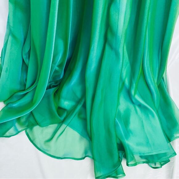 La Femme Green Iridescent Gown Size 0 - Picture 13 of 16